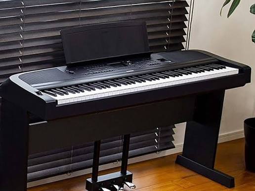 Yamaha DGX-670 Portable Grand Piano